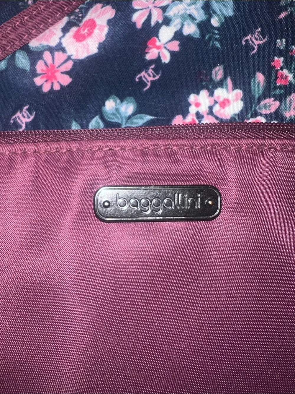 Baggallini rfid wristlet in plum